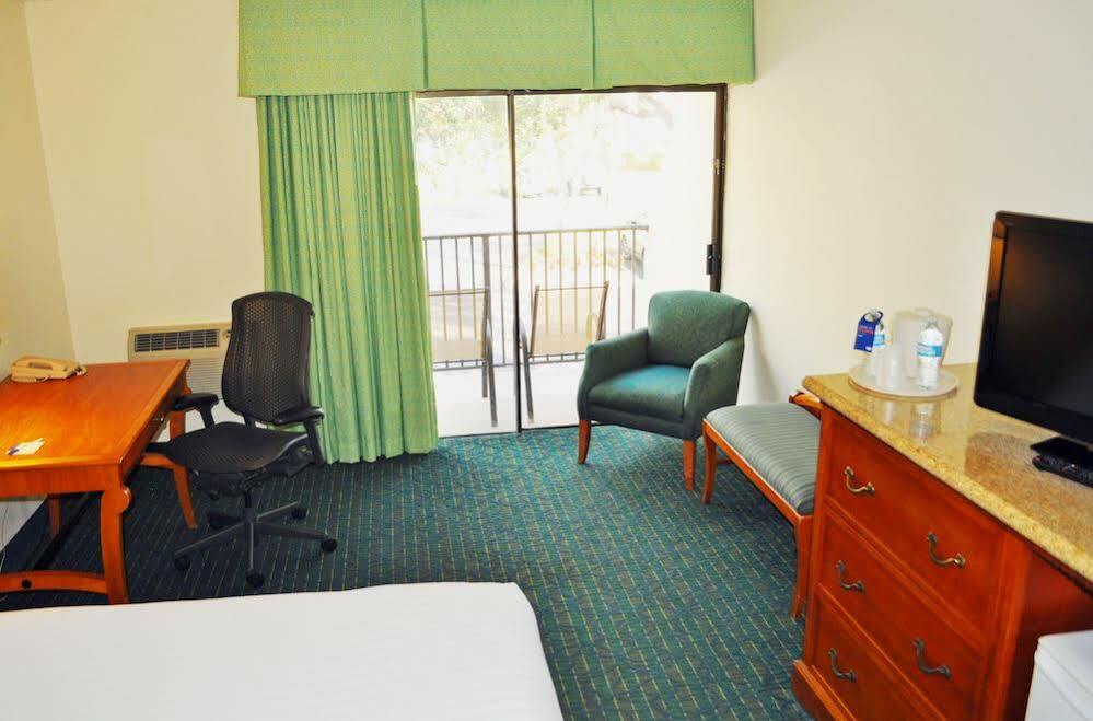 Holiday Inn Express Boca Raton - West By Ihg Екстер'єр фото